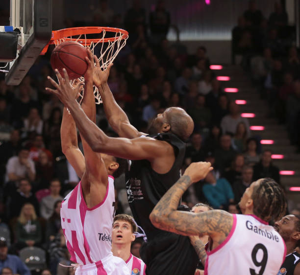 其中3次射 其中3次射