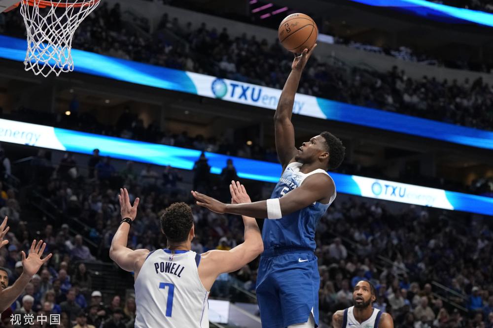 他在接受央 他在接受央